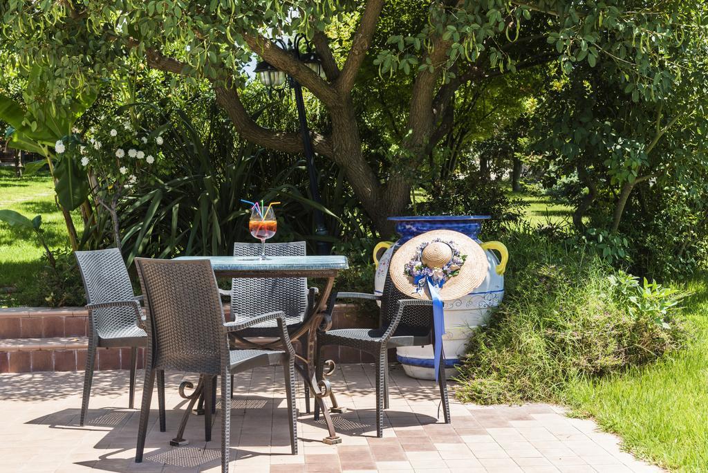 Villa Tina Санта Мария ди Кастелабате Екстериор снимка