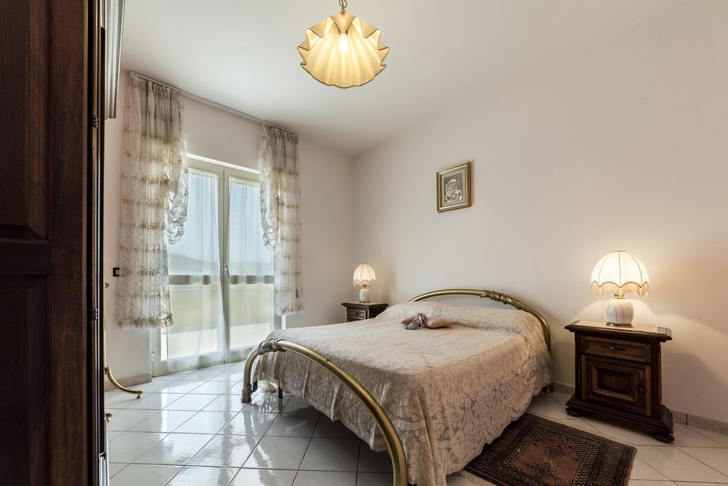 Villa Tina Санта Мария ди Кастелабате Екстериор снимка