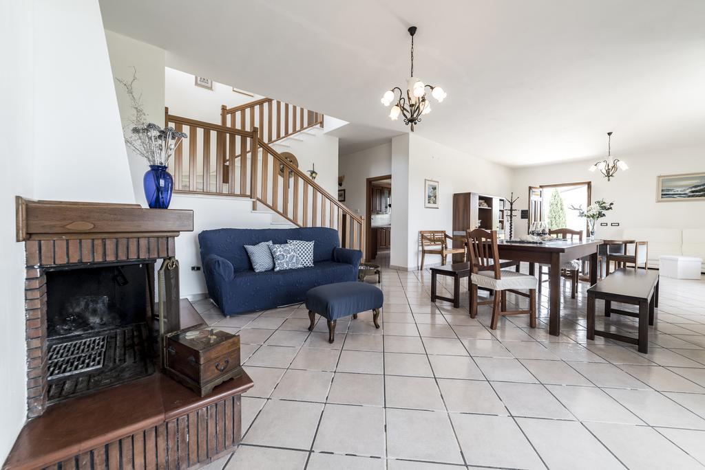 Villa Tina Санта Мария ди Кастелабате Екстериор снимка