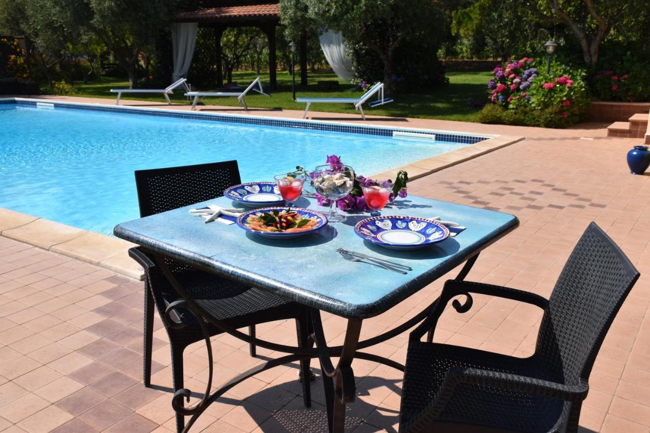 Villa Tina Санта Мария ди Кастелабате Екстериор снимка